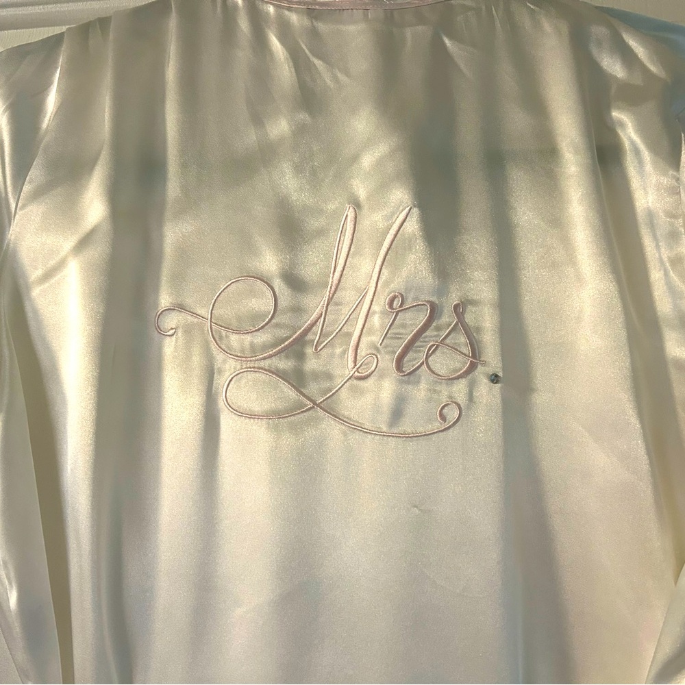 Mrs Satin Robe